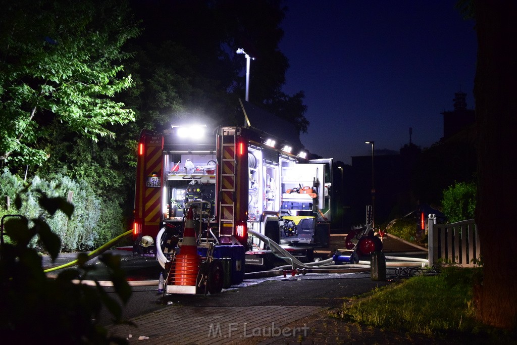 Grossfeuer Einfamilienhaus Siegburg Muehlengrabenstr P0679.JPG - Miklos Laubert